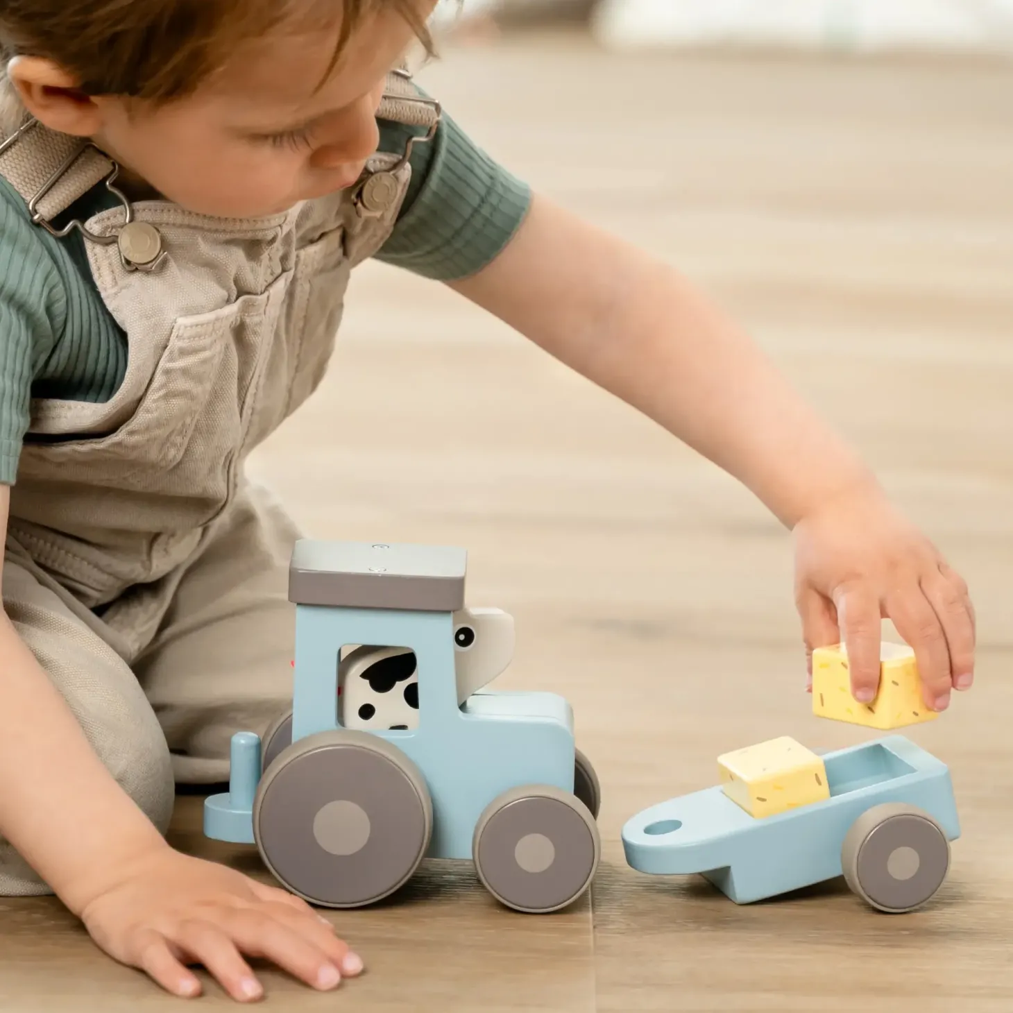 Drewniany Traktor z Krówką Dotti Tiny Farm