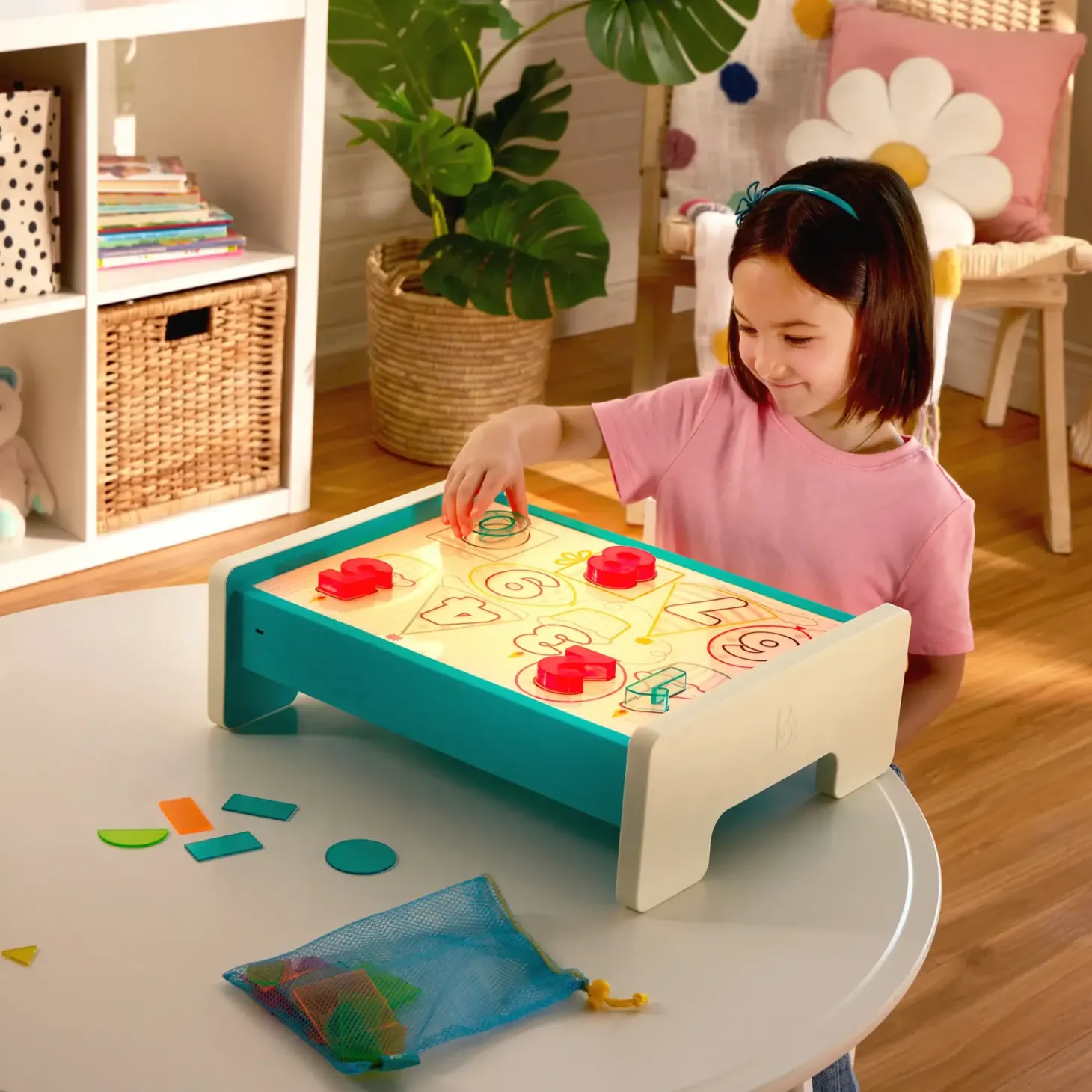 Edukacyjny podświetlany stolik do rysowania Look & Shine