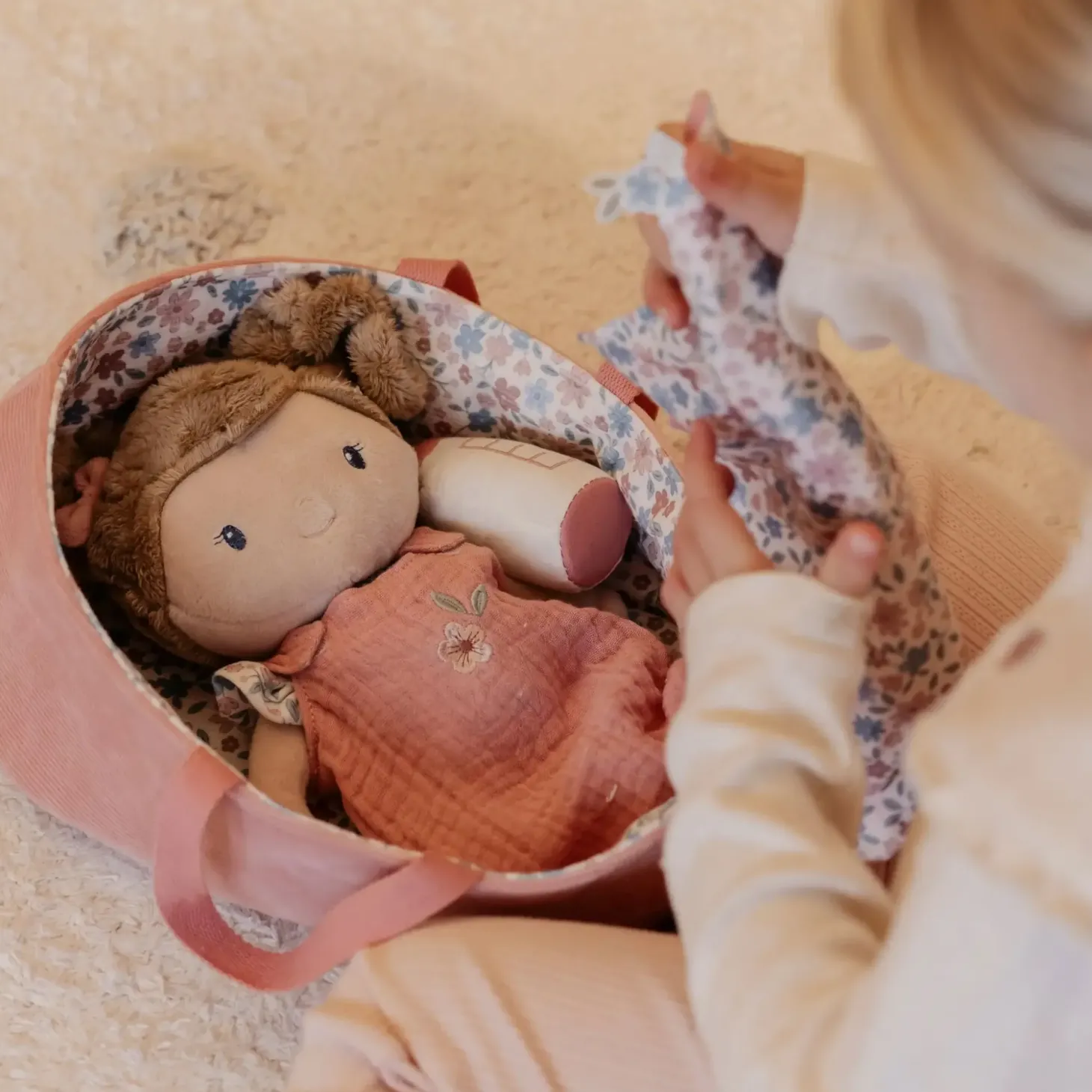 Laleczka w koszyczku Baby Rosa
