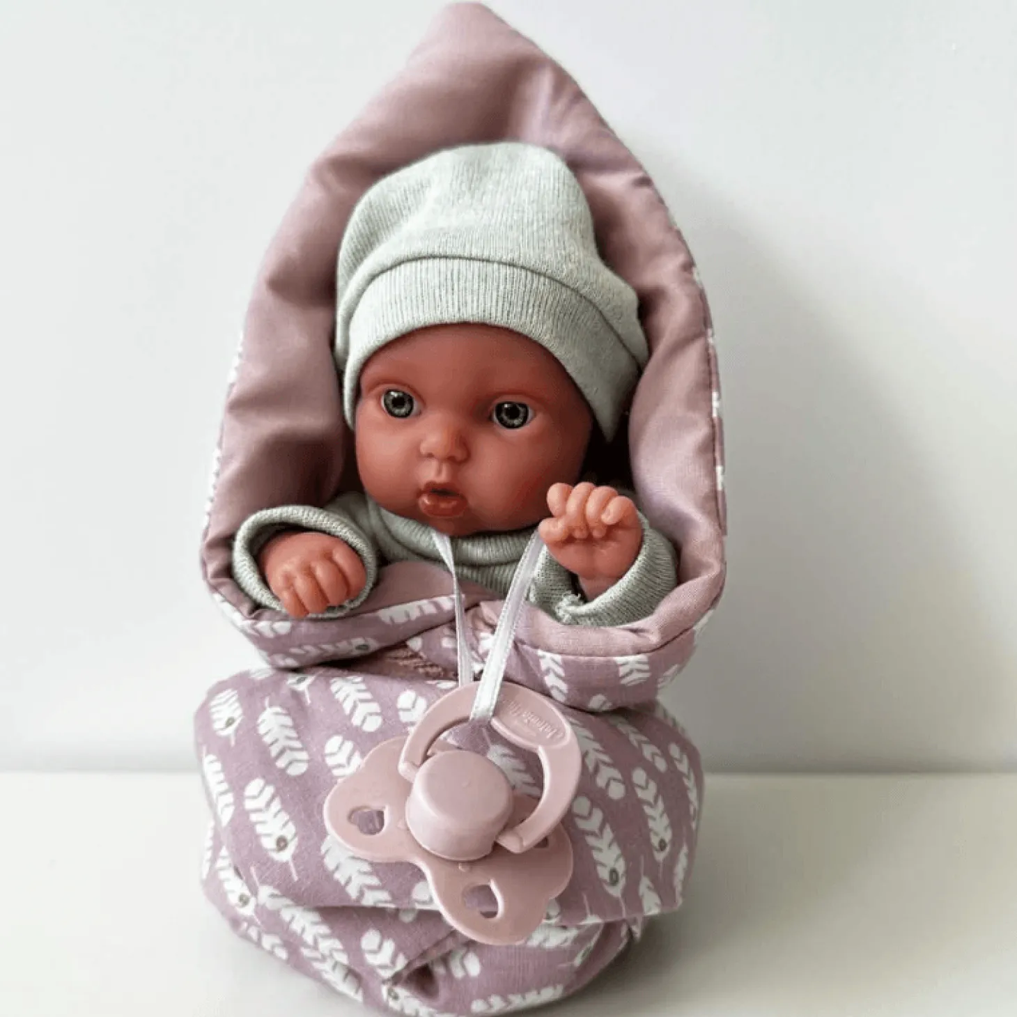 Mała laleczka w śpiworku Picolin 21 cm