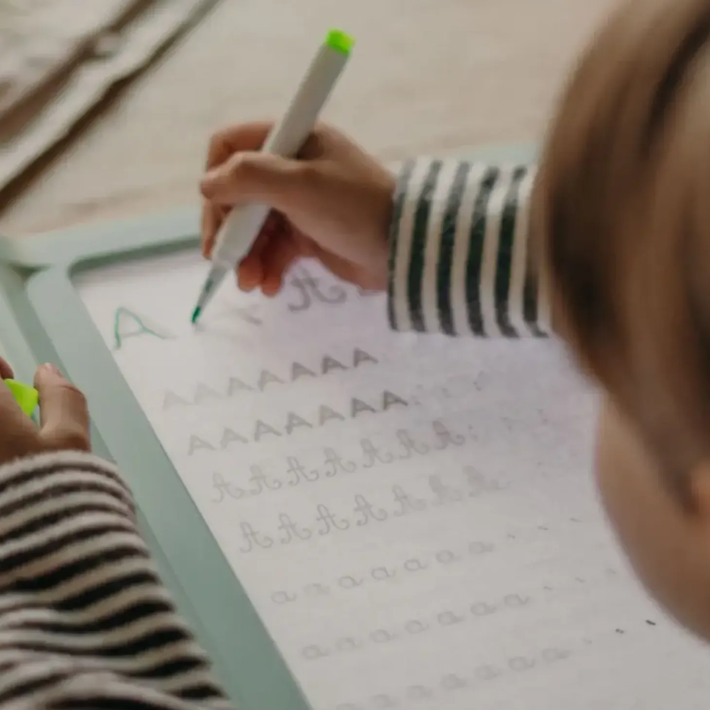 Podświetlany tablet do nauki pisania i rysowania KIDYDRAW-PRO - zielony