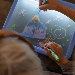 Podświetlany tablet do nauki pisania i rysowania KIDYDRAW-PRO - niebieski