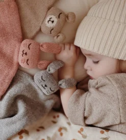 Przytulaczek z wełny aplaki - bunny rose