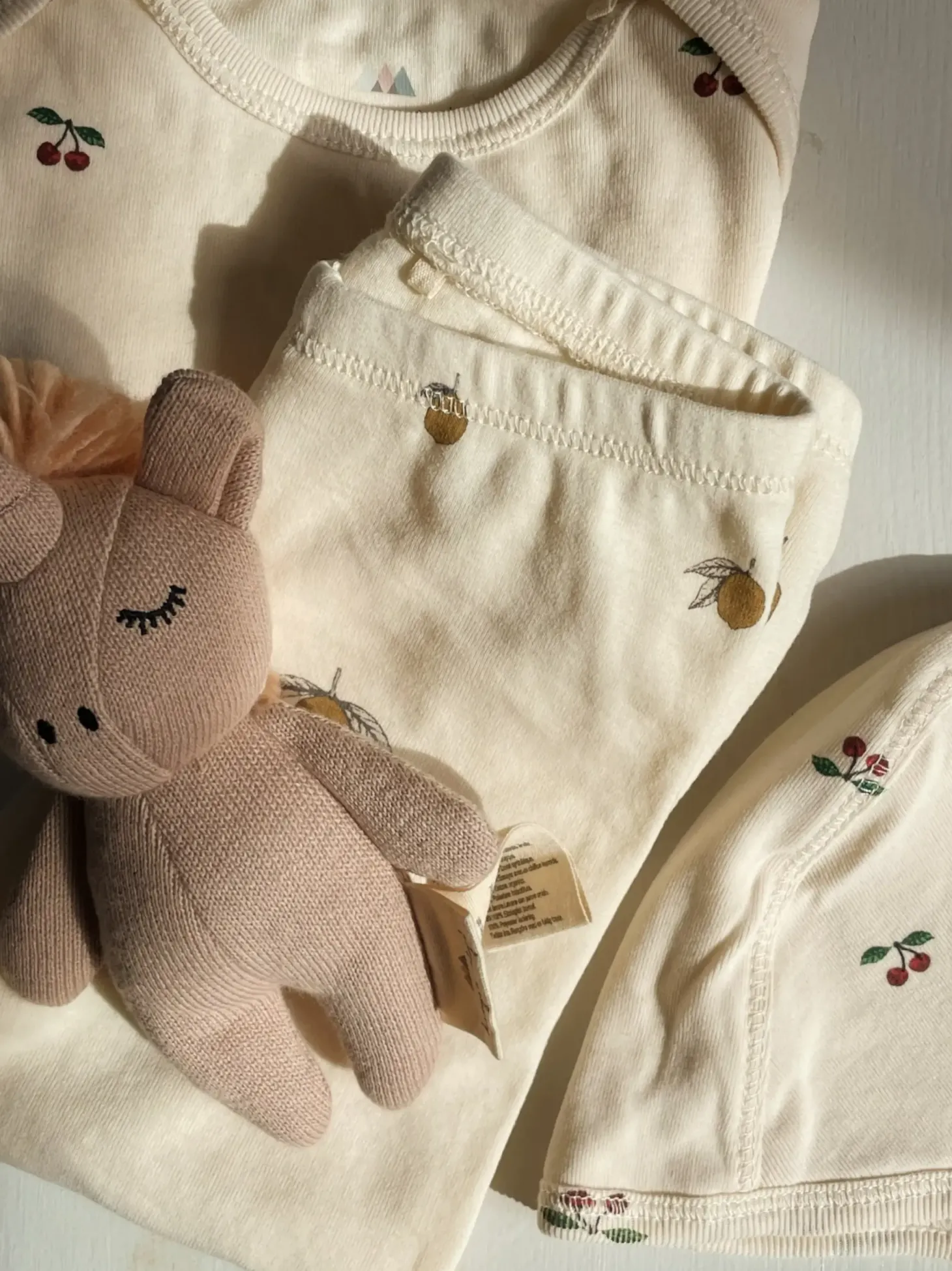 Przytulanka sensoryczna Mini Jednorożec - rose swan