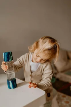 Sensoryczna butelka DIY Galaktyka