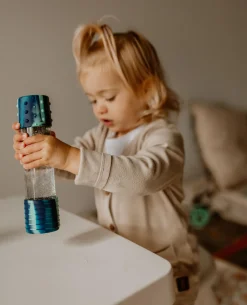 Sensoryczna butelka DIY Galaktyka