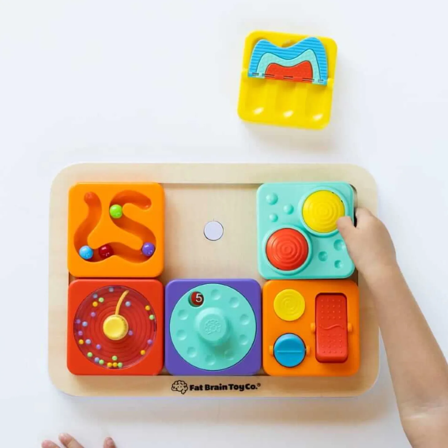 Sensoryczny Kwadrat. PlayTab. Przekładanka