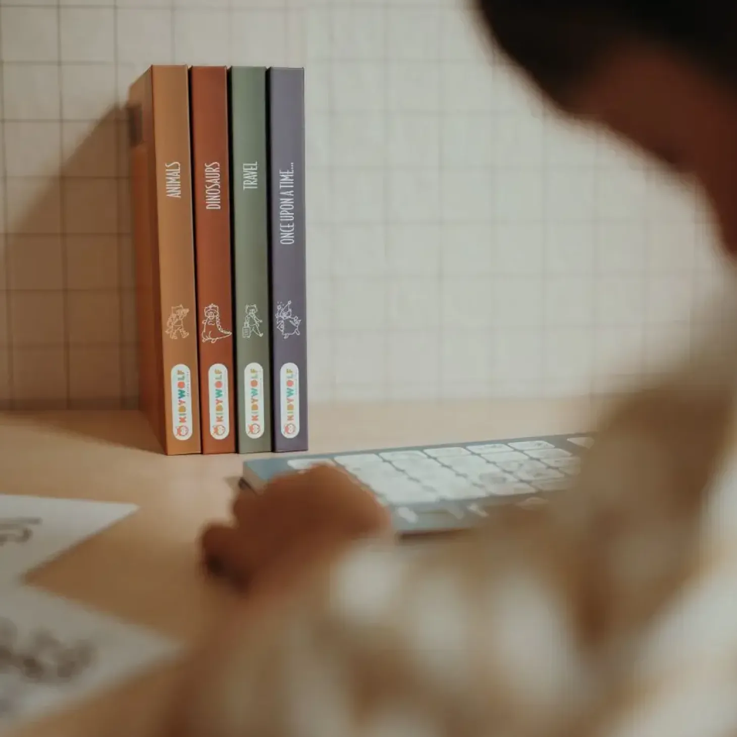 Tablet graficzny z szablonami do rysowania KIDYDRAW-MINI - dawno dawno temu