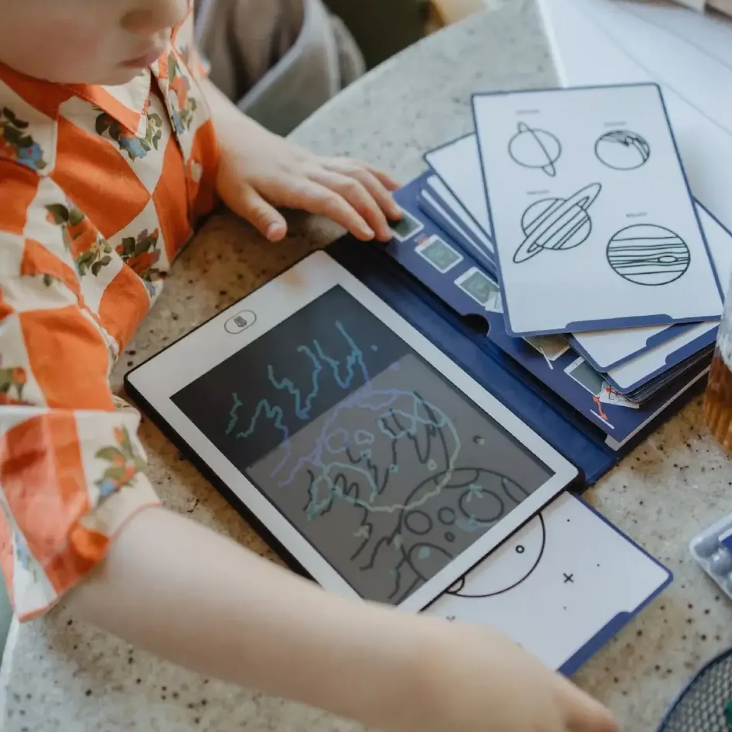Tablet graficzny z szablonami do rysowania KIDYDRAW-MINI - galaktyka