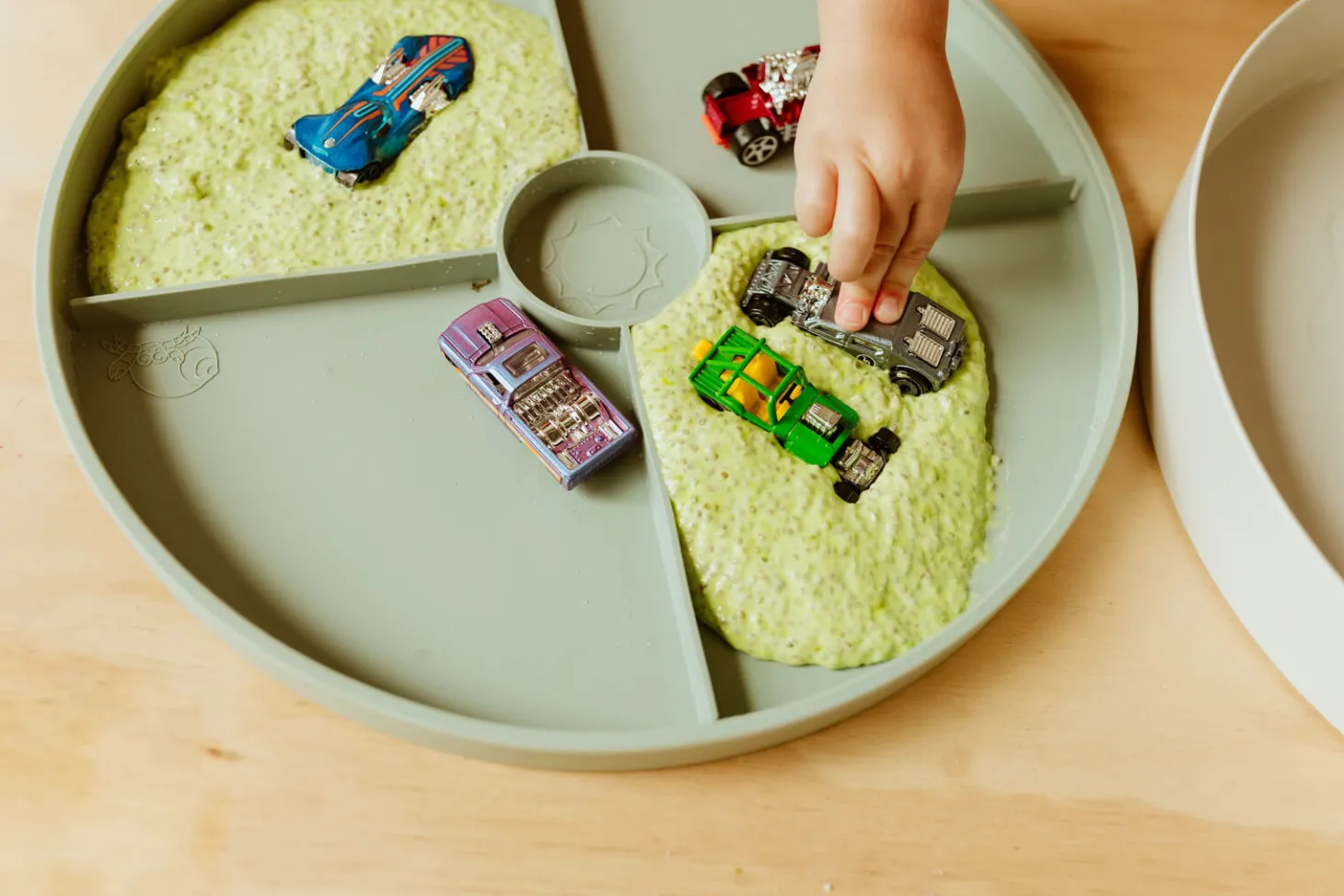 Tacka sensoryczna Play Tray 2w1 - Sage