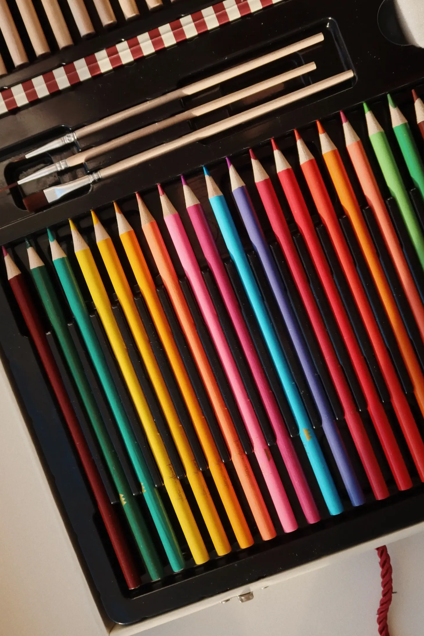 Zestaw artykułów plastycznych - multi color