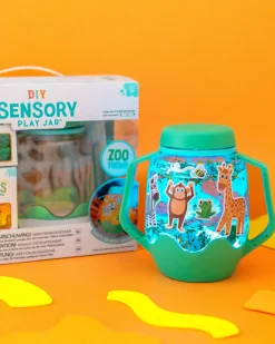 Zestaw sensoryczny DIY, świecący słoik z brokatami i figurkami Fun Fillers + naklejki gratis - ZOO